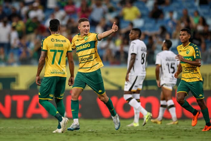 54657641291_f9481ba0de_c-696x464