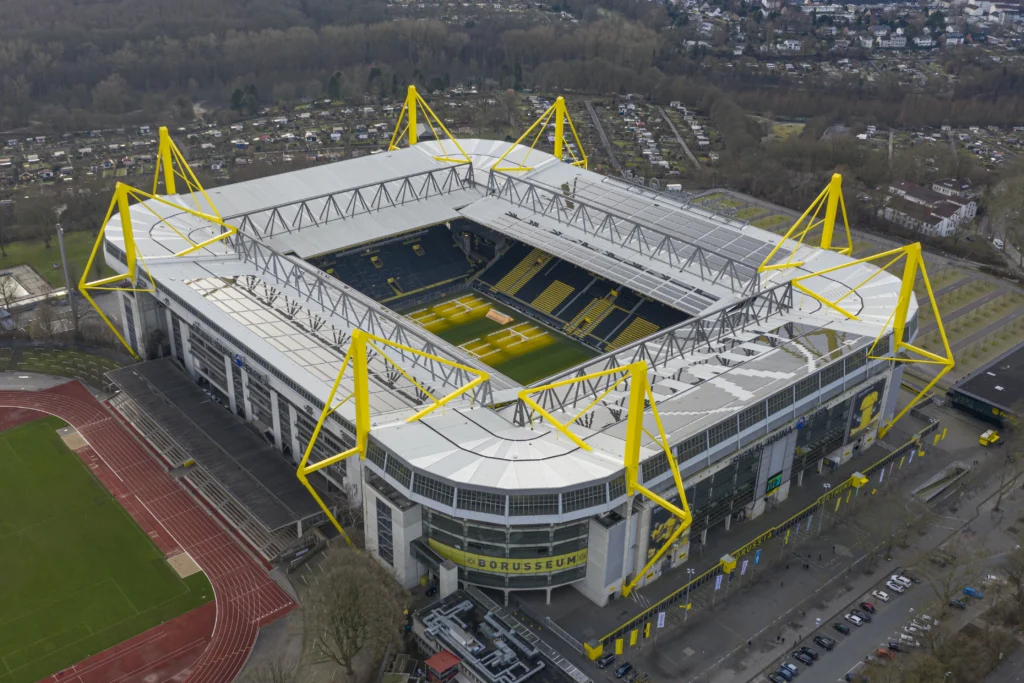 Signal Iduna Park (Borussia Dortmund) Signal Iduna Park (Borussia Dortmund)